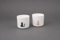 Porcelanowe kubeczki bez ucha z czarnym lub brązowym kotem. Czynie Ceramics