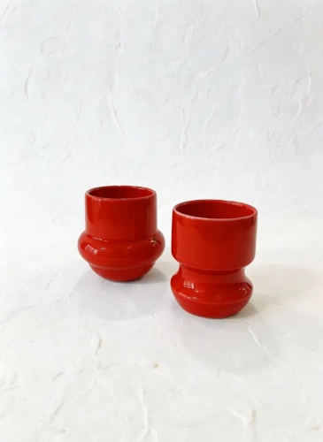 intensywnie czerwony ceramiczny duet