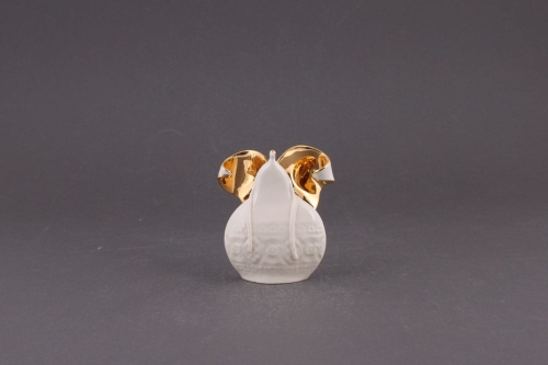 Anioł ze złotymi skrzydłami