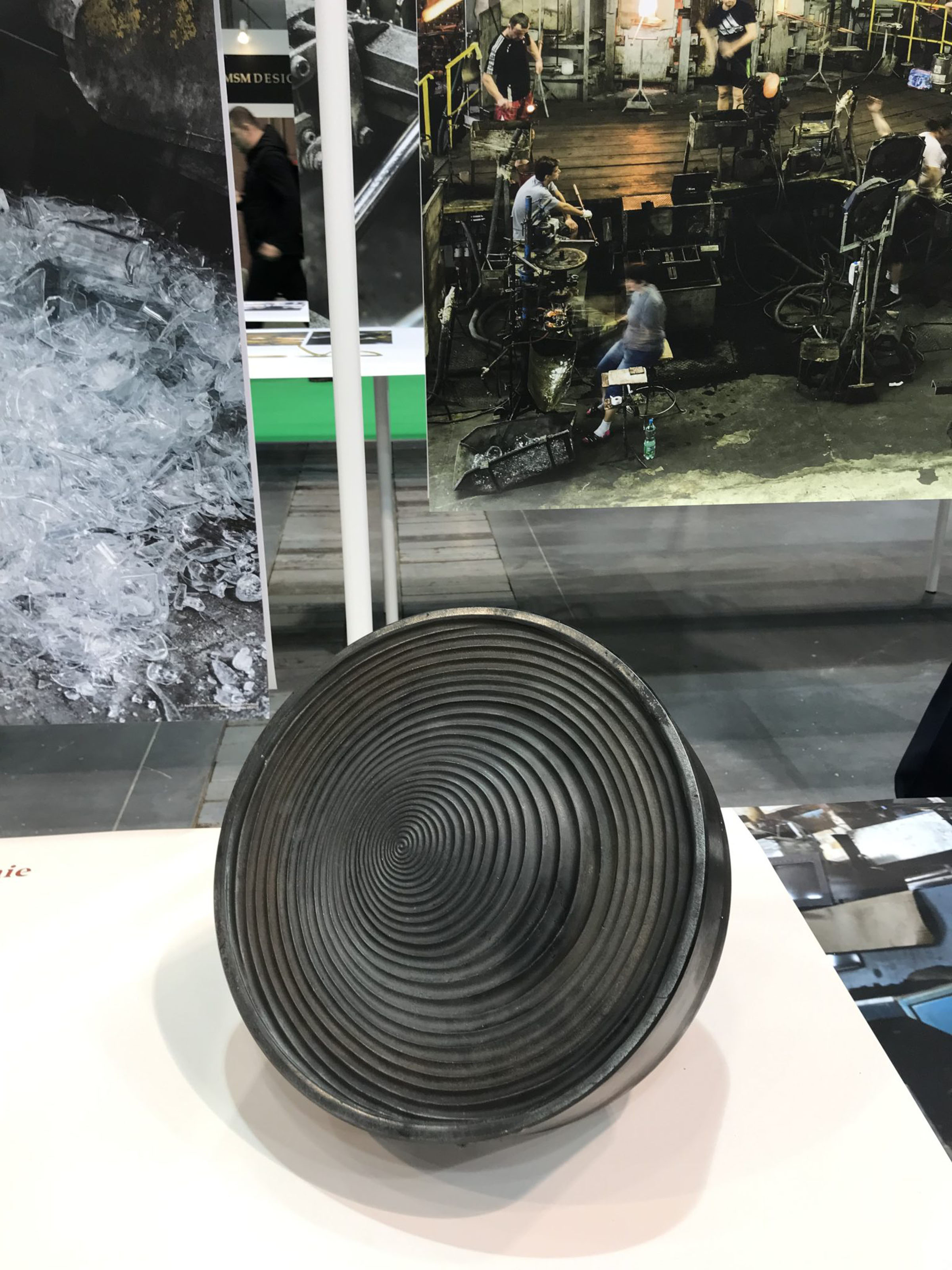 Żeliwna forma do talerzy Rotor – Wystawa Zasoby, Arena Design 2019